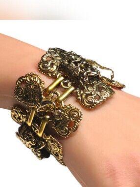 Vtg 1970s NAPIER Medieval Renaissance Gryphon Dragon Heraldic Panel Bracelet